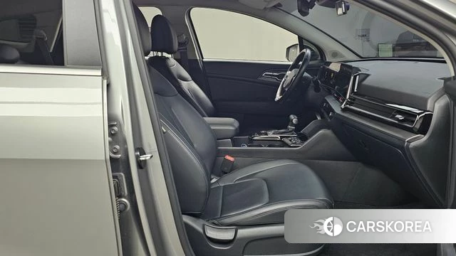Kia Sportage 5th Generation 2022 Серебристо-серый из Кореи, фото 2