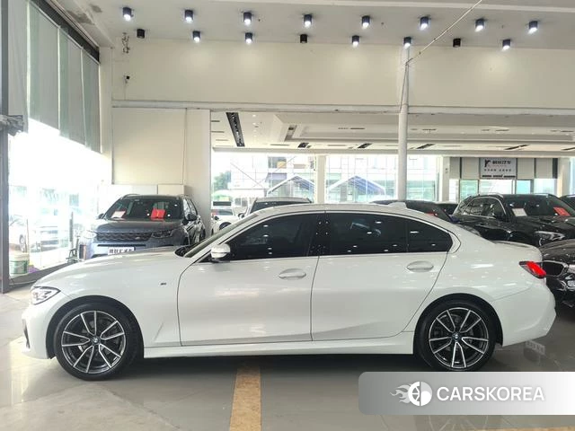 BMW 3 series 2022 Белый из Китая, фото 2