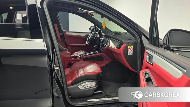 Porsche Macan 2022 Черный из Кореи, фото 2