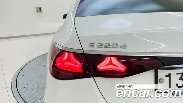 Mercedes-Benz E-Class W214 2024 Белый из Кореи, фото 2