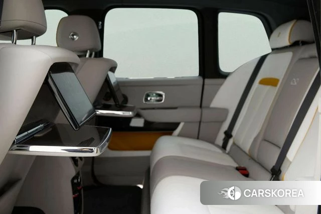 Rolls-Royce Cullinan 2024 Желтый из Кореи, фото 2