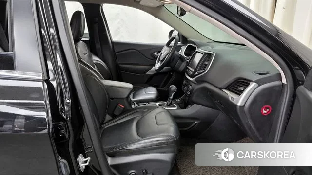 Jeep Cherokee (KL) 2018 Черный из Кореи, фото 2