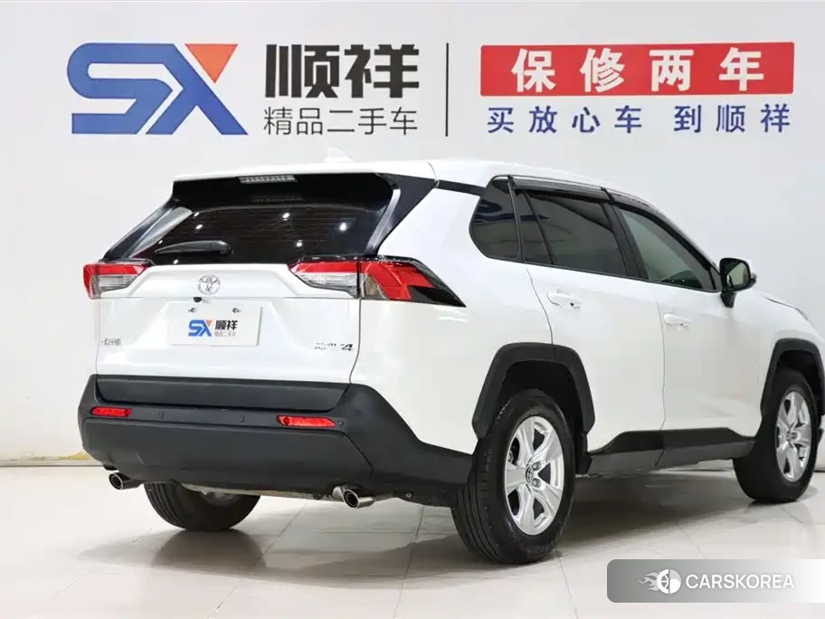 Toyota RAV4 2025 Белый из Китая, фото 2