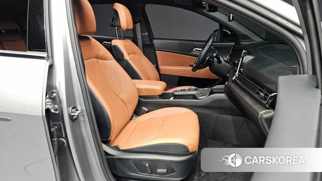 Kia Sportage 5th Generation Hybrid 2022 Серебристо-серый из Кореи, фото 2