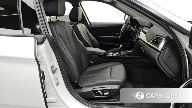 BMW 3 Series GT (F34) 2018 Белый из Кореи, фото 2