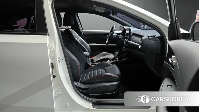 Kia The New K3 2nd generation 2021 Белый из Кореи, фото 2