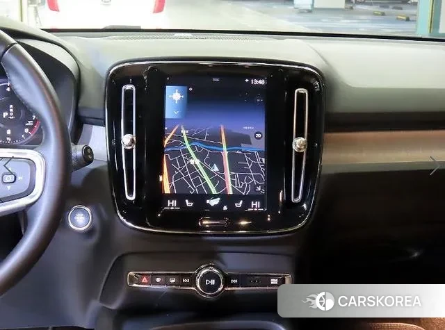 Volvo XC40 2021 Белый из Кореи, фото 2