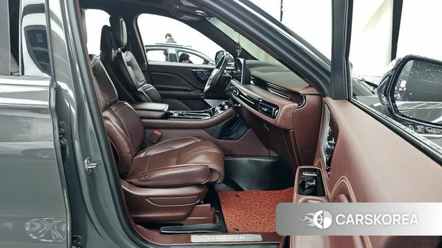 Lincoln Aviator 2nd generation 2021 Серый из Кореи, фото 2