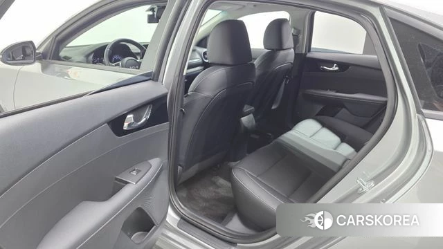 Kia The New K3 2nd generation 2023 Серый из Кореи, фото 2