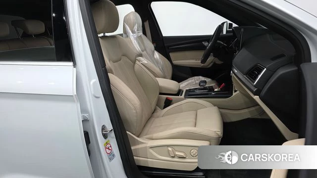 Audi Q5 (FY) 2023 Белый из Кореи, фото 2
