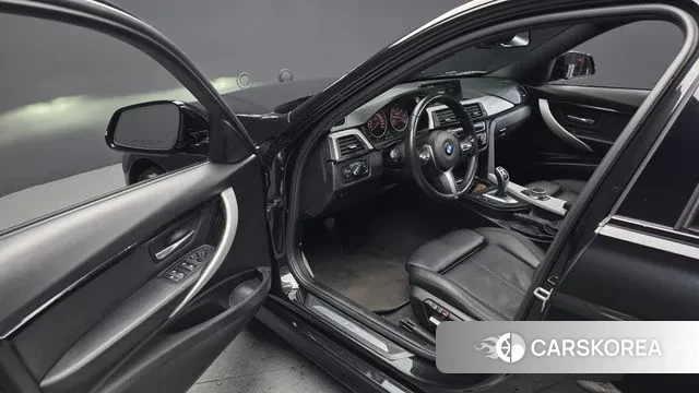 BMW 3 Series (F30) 2018 Черный из Кореи, фото 2