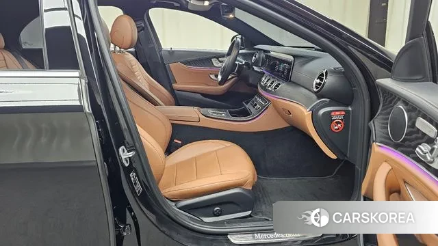 Mercedes-Benz E-Class W213 2021 Черный из Кореи, фото 2