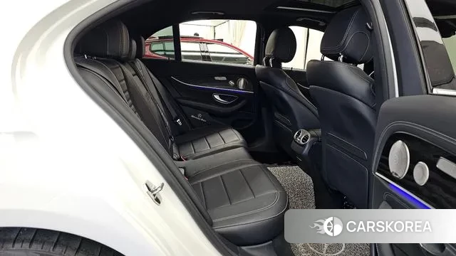 Mercedes-Benz E-Class W213 2022 Белый из Кореи, фото 2