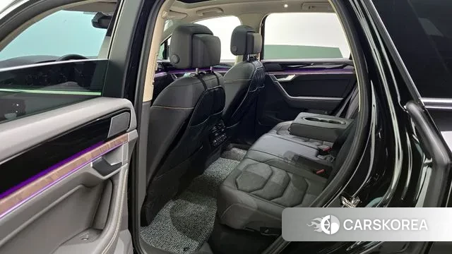 Volkswagen Touareg 3rd generation 2023 Черный из Кореи, фото 2