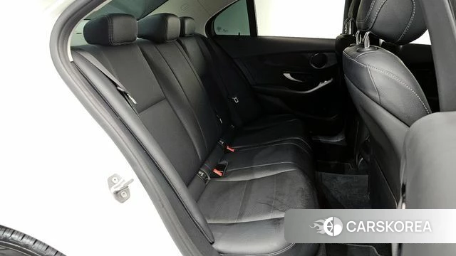 Mercedes-Benz C-Class W205 2018 Белый из Кореи, фото 2
