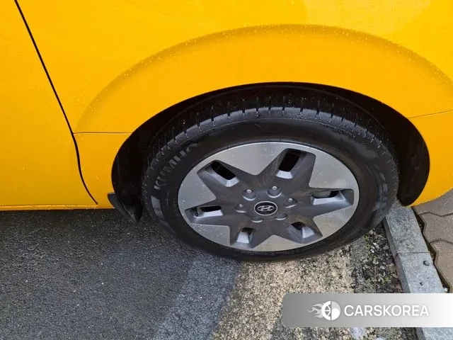 Hyundai Staria 2022 Желтый из Кореи, фото 2