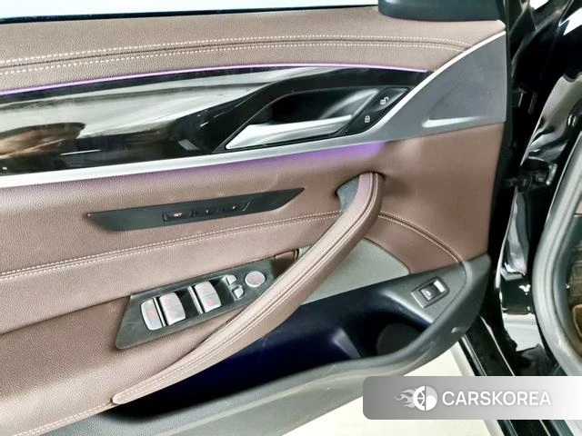BMW 5 series 2024 Черный из Китая, фото 2