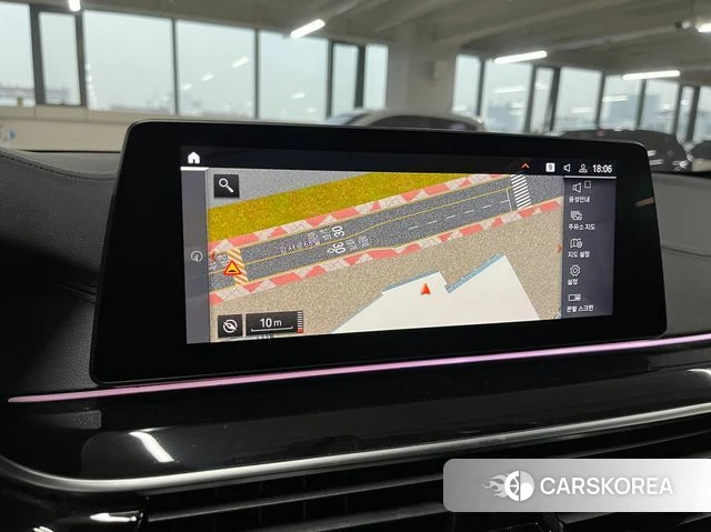 BMW 5 Series (G30) 2019 Белый из Кореи, фото 2