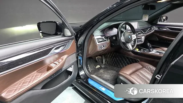 BMW 7 Series (G11) 2021 Черный из Кореи, фото 2