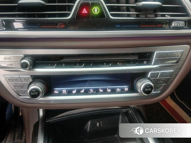 BMW 7 Series (G11) 2018 Черный из Кореи, фото 2