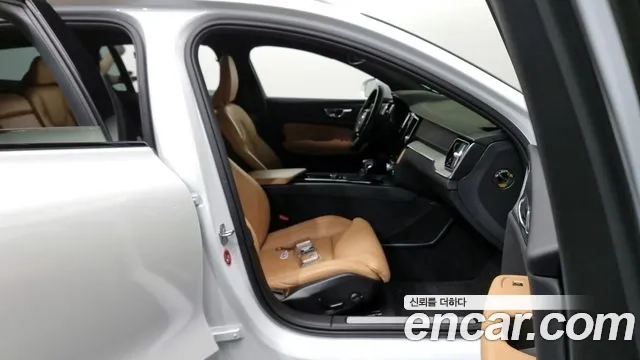 Volvo V60 Cross-Country 2nd Generation id 2881176 из Кореи 2