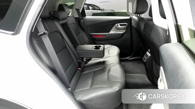 Kia Niro Plus 2023 Белый из Кореи, фото 2