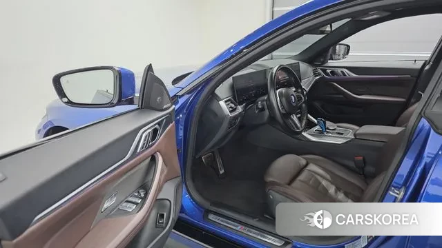 BMW i4 2023 Синий из Кореи, фото 2