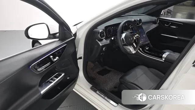 Mercedes-Benz C-Class W206 2024 Белый из Кореи, фото 2