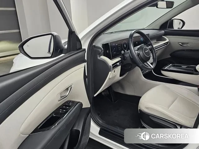 Hyundai The New Tucson (NX4) 2024 Белый из Кореи, фото 2