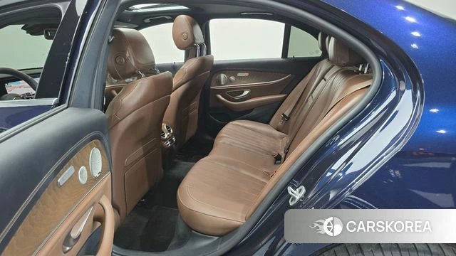 Mercedes-Benz E-Class W213 2022 Синий из Кореи, фото 2