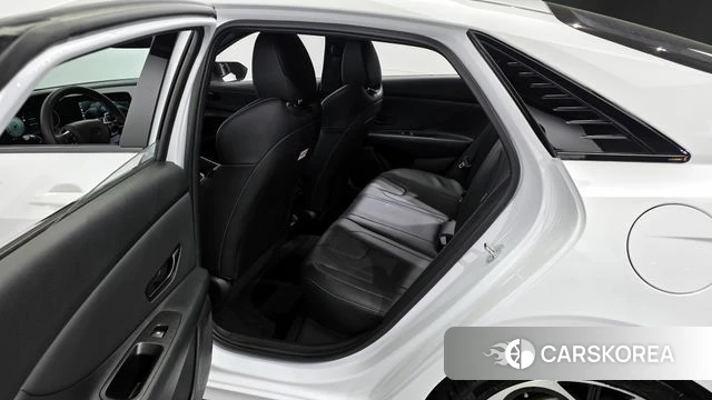 Hyundai The New Avante (CN7) 2024 Белый из Кореи, фото 2