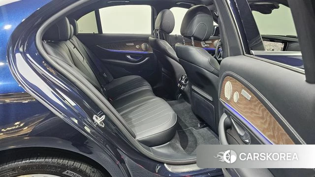 Mercedes-Benz E-Class W213 2023 Синий из Кореи, фото 2