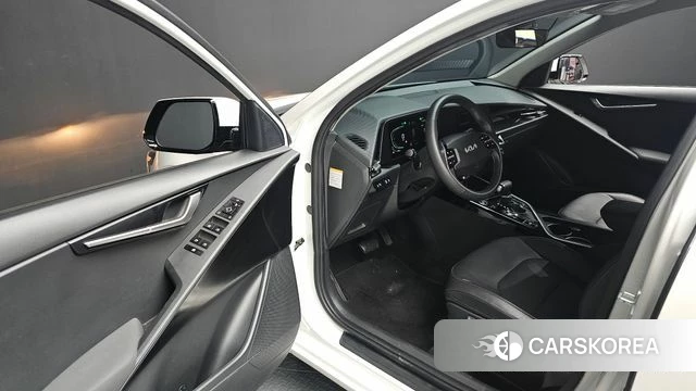 Kia Di Ol Nu Niro 2022 Белый из Кореи, фото 2