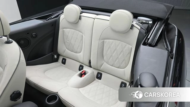 Mini Cooper S Convertible 2023 Черный из Кореи, фото 2