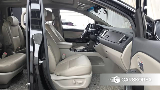 Kia The New Carnival 2019 Черный из Кореи, фото 2