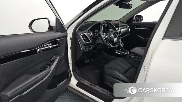 Kia Seltos 2022 Белый из Кореи, фото 2