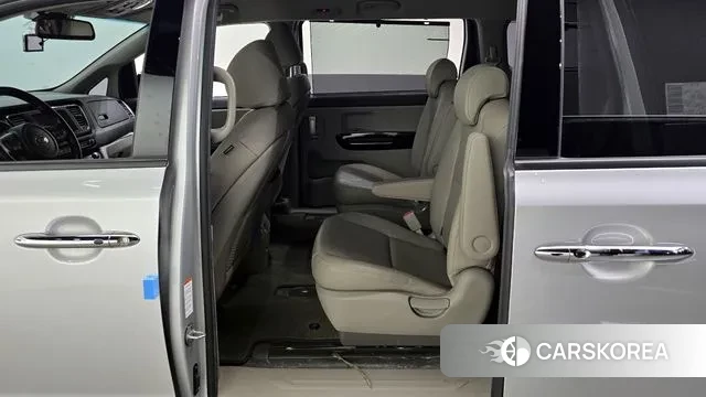 Kia The New Carnival 2019 Серебряный из Кореи, фото 2