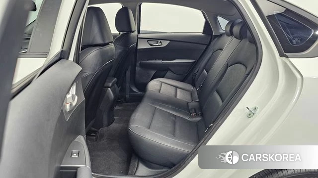 Kia The New K3 2nd generation 2022 Белый из Кореи, фото 2