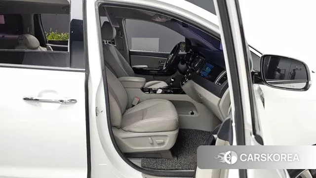 Kia The New Carnival 2018 Белый из Кореи, фото 2