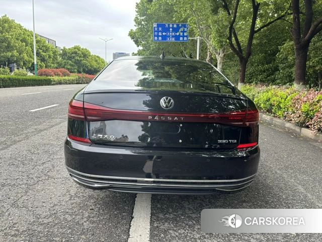 Volkswagen Passat 2022 Черный из Китая, фото 2