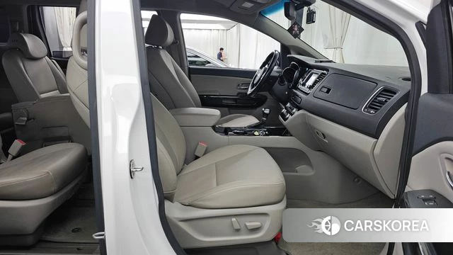 Kia The New Carnival 2018 Белый из Кореи, фото 2