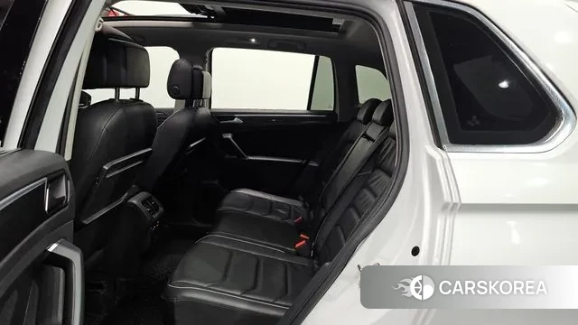 Volkswagen Tiguan second Generation 2018 Белый из Кореи, фото 2