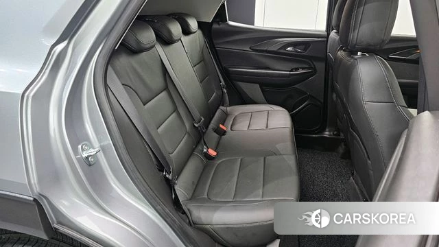 Chevrolet (GM Daewoo) Trailblazer 2023 Серебристо-серый из Кореи, фото 2