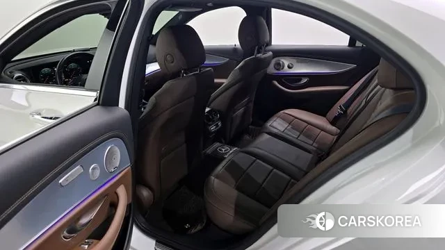 Mercedes-Benz E-Class W213 2021 Белый из Кореи, фото 2