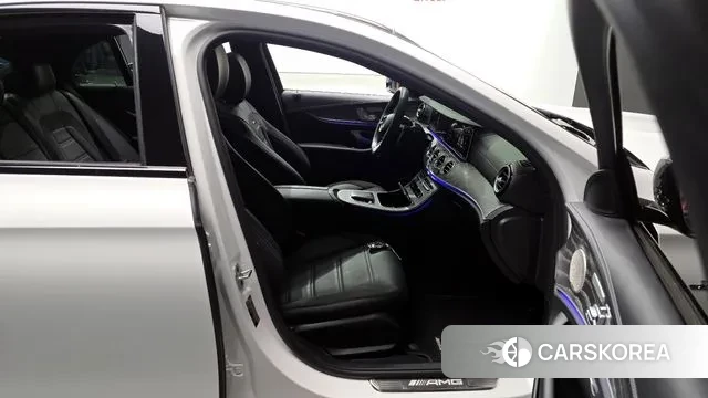 Mercedes-Benz E-Class W213 2023 Белый из Кореи, фото 2