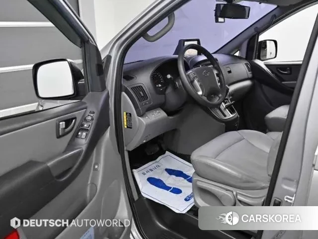 Hyundai The New Grand Starex 2018 Серебристо-серый из Кореи, фото 2