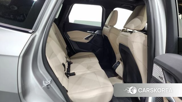 BMW X1 (U11) 2025 Серебристо-серый из Кореи, фото 2