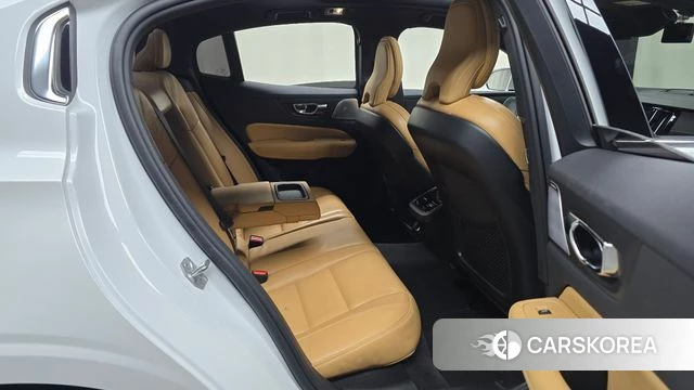 Volvo S60 3rd generation 2019 Белый из Кореи, фото 2