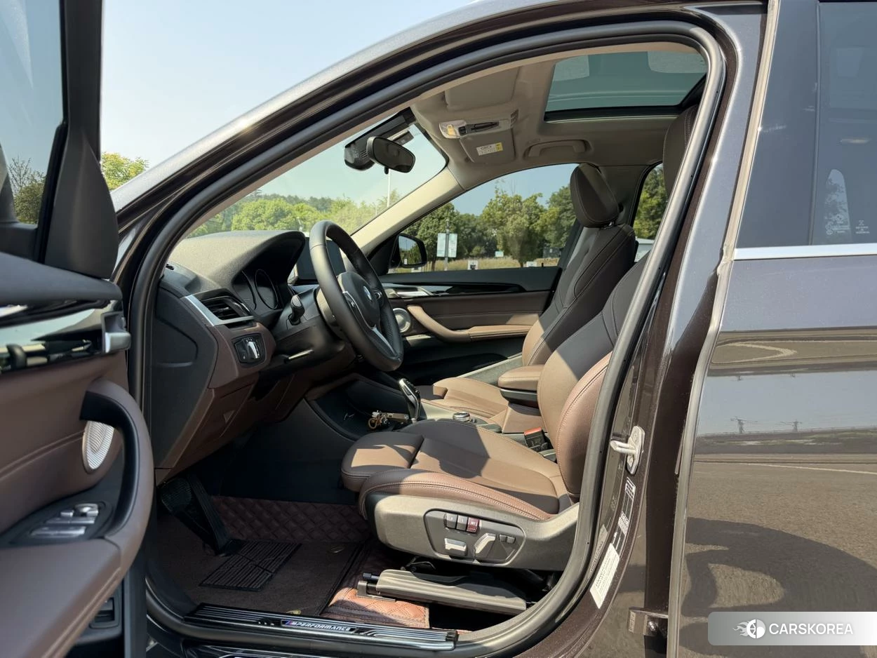 BMW X1 2021 Черный из Китая, фото 2