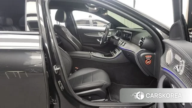 Mercedes-Benz E-Class W213 2022 Серый из Кореи, фото 2